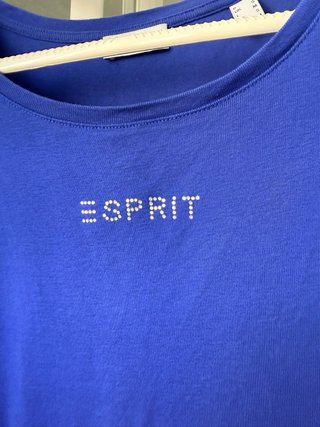 Camiseta Esprit azul con pedrería Talla S como M