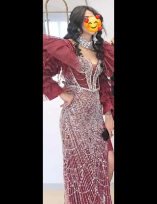 Vestido de fiesta rojo y plateado