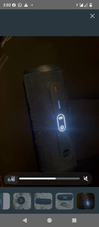 Altavoz JBL azul