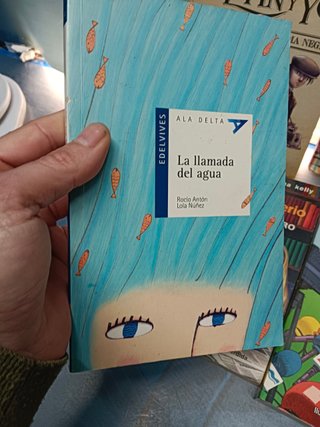 7 libros juveniles en buen estado