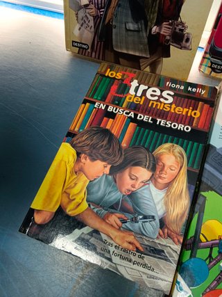 7 libros juveniles en buen estado