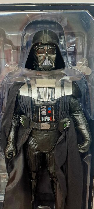 Hot Toys 1/6th scale Figure MMS452 DARTH VADER