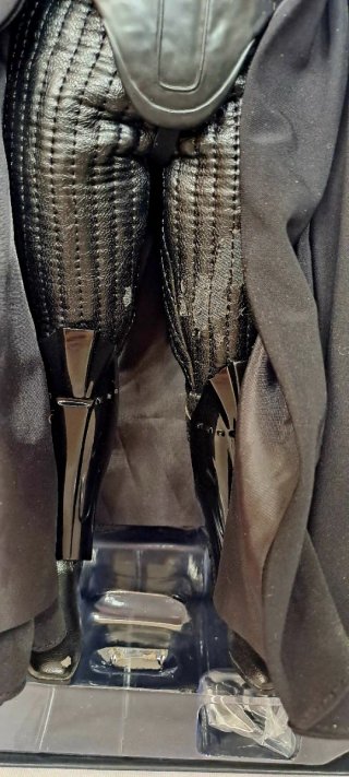 Hot Toys 1/6th scale Figure MMS452 DARTH VADER