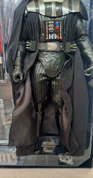 Hot Toys 1/6th scale Figure MMS452 DARTH VADER