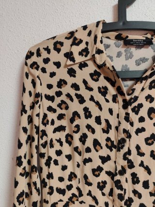 Vestido de chica talla S de Bershka.