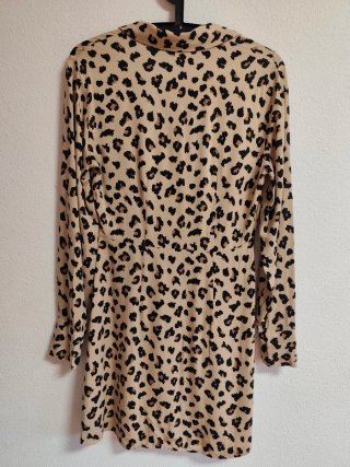 Vestido de chica talla S de Bershka.