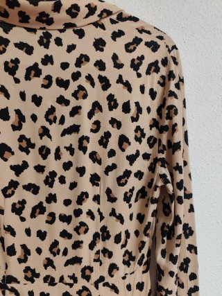 Vestido de chica talla S de Bershka.