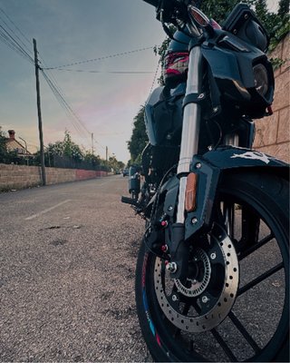 Voge 125R Negra