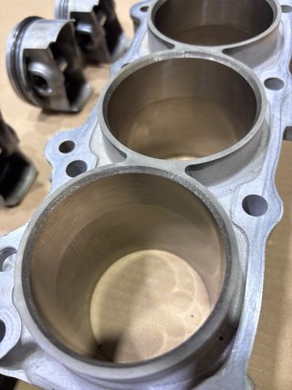 Bloque Cilindros y Pistones Suzuki GSXR 750 SRAD