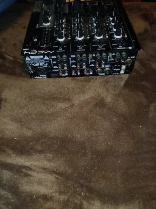 Mesa de Mezclas Akiyama MCЕ4 4 Canales USB