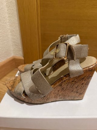 Cuñas doradas Bimba y Lola