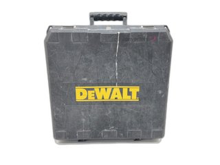 clavadora dewalt dcn890