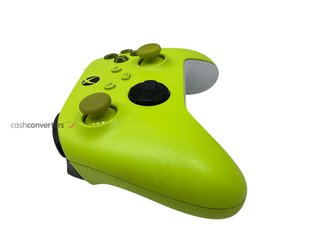 mando xbox series microsoft qas-00002 white robot