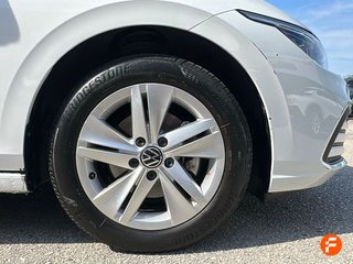 Volkswagen Golf Life 1.0 eTSI 81kW (110CV) DSG
