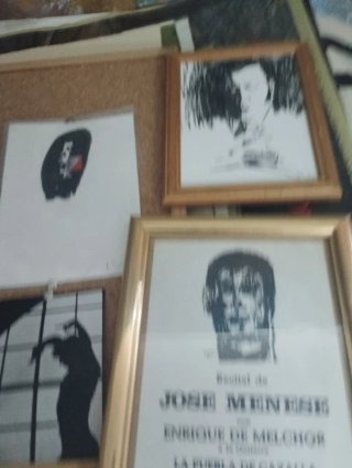 Marco de plata antiguo con silueta y Dibujos origi