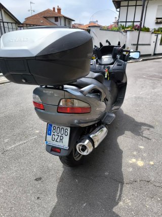 Suzuki BurgMan 650 Executive Plata