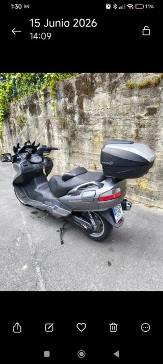 Suzuki BurgMan 650 Executive Plata