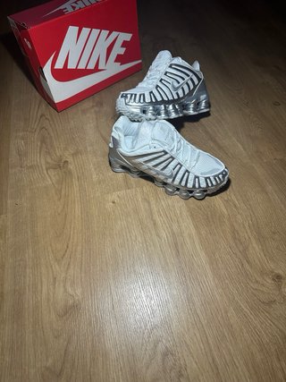 Zapatillas Nike Shox TL Plata y Blanco