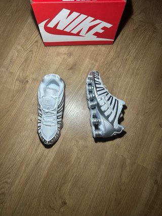 Zapatillas Nike Shox TL Plata y Blanco