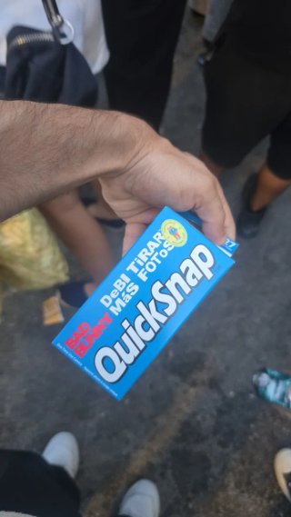 Cámara Desechable QuickSnap Bad Bunny