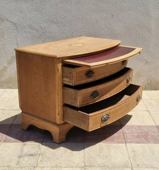 Cómoda escritorio antigua de madera