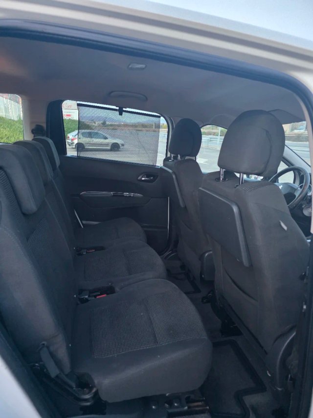 Peugeot 5008 2013