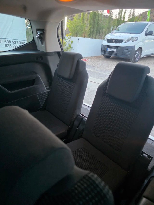 Peugeot 5008 2013
