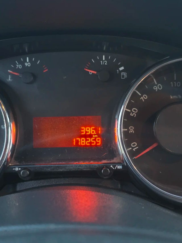 Peugeot 5008 2013