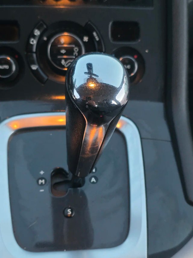 Peugeot 5008 2013