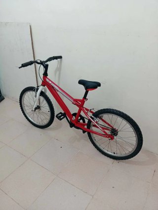 Bicicleta infantil roja  niño  20 pulgadas