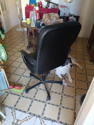 Silla de oficina negra