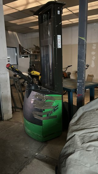 Apilador de palets eléctrico
