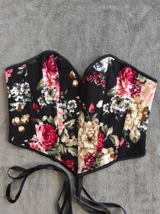 Corsetto floreale crop top stile retrò