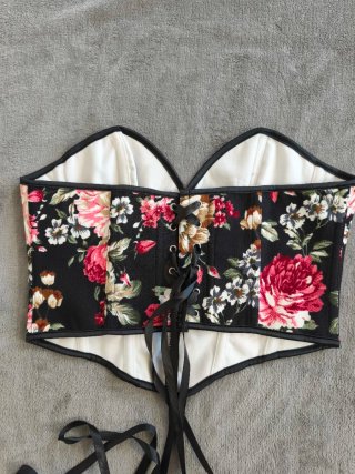 Corsetto floreale crop top stile retrò