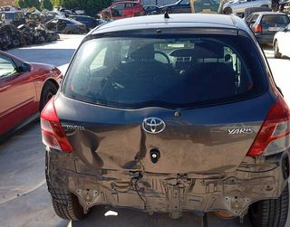 Toyota faro derecho yaris active 486124