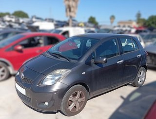 Toyota faro derecho yaris active 486124