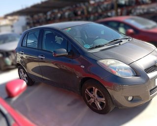 Toyota 486131 llanta yaris active