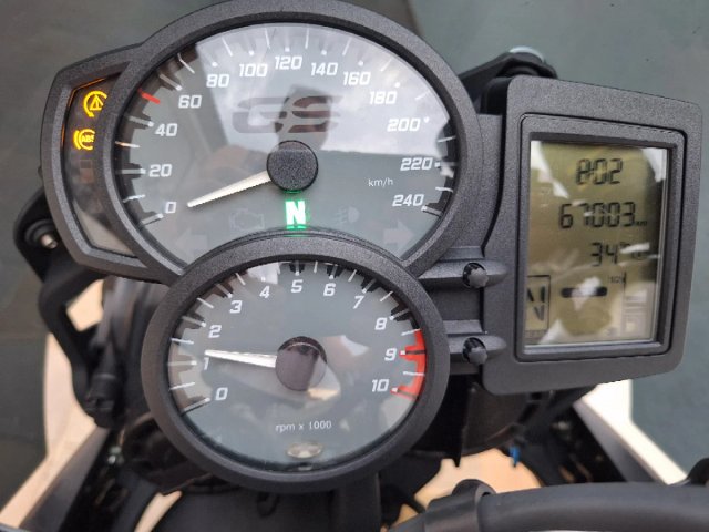 BMW F800GS Adventure Moto Negra y Plata