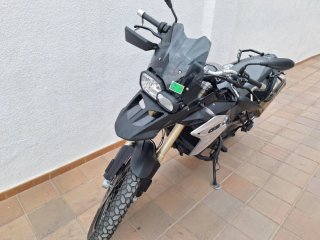BMW F800GS Adventure Moto Negra y Plata