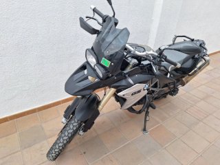 BMW F800GS Adventure Moto Negra y Plata