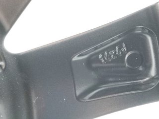 Toyota 2405245 42611yp500 llanta yaris (xp21)