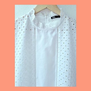 Blusa ZARA bordada talla L