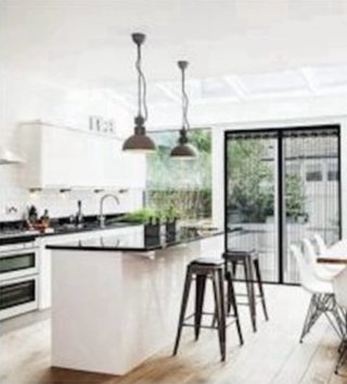 2x MAGNETIC SCREEN DOOR (125 cm. x 200 cm.)