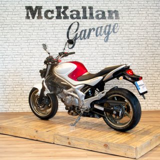SUZUKI SFV 650 GLADIUS