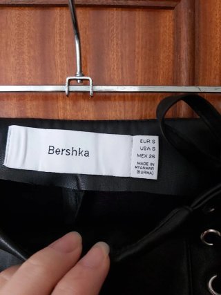 Bershka pantalones rockeros con cordones S amplia