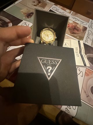 Reloj Guess Dorado y Plateado