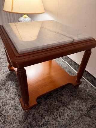 Mesa auxiliar mármol y madera