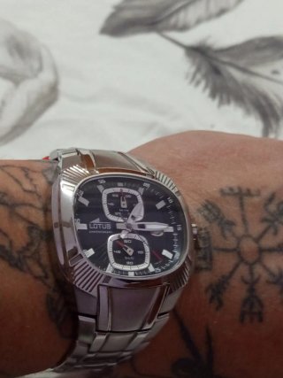 Reloj Lotus Cronógrafo Plata y Negro