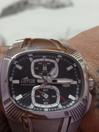 Reloj Lotus Cronógrafo Plata y Negro