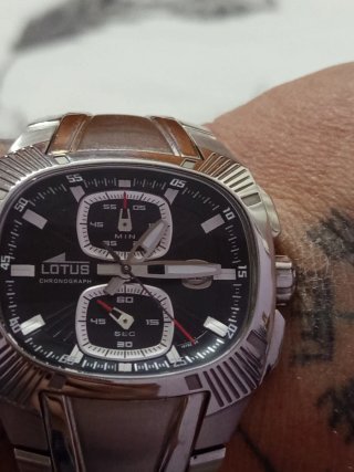 Reloj Lotus Cronógrafo Plata y Negro